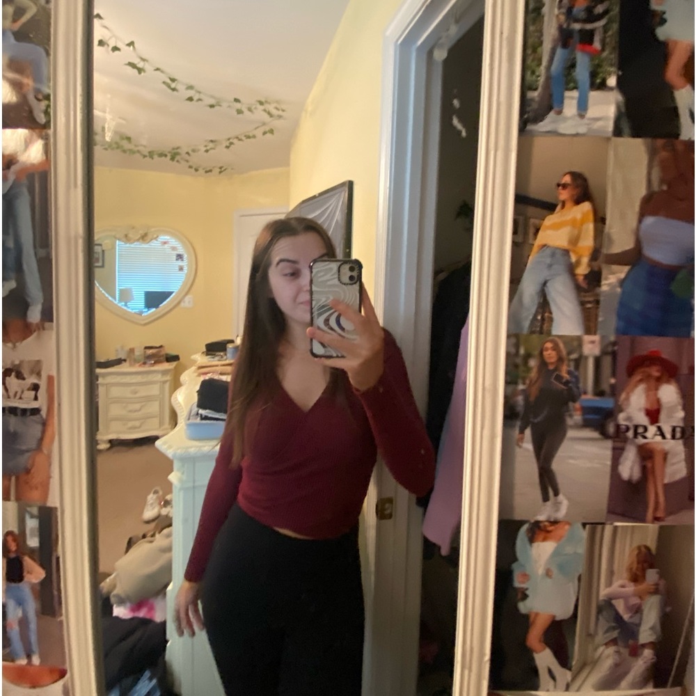 CUTE RED TOP 😍